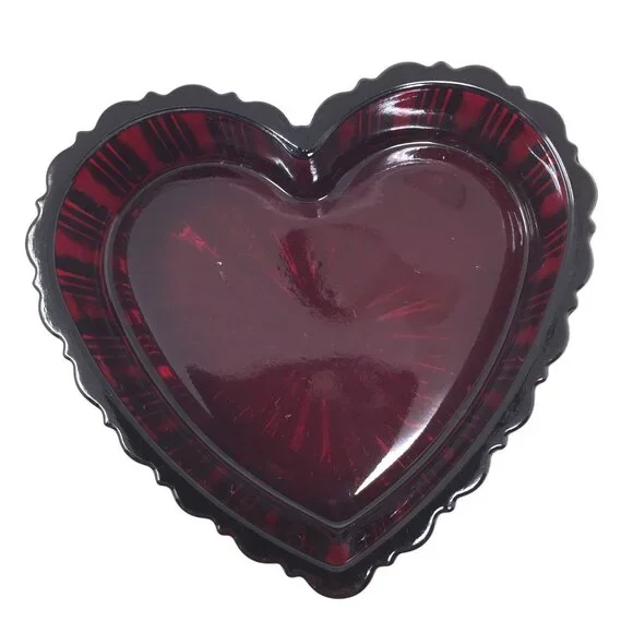 Vintage Avon 1876 Cape Cod Collection Ruby Red Glass Heart-Shaped Trinket Box - Picture 3 of 14